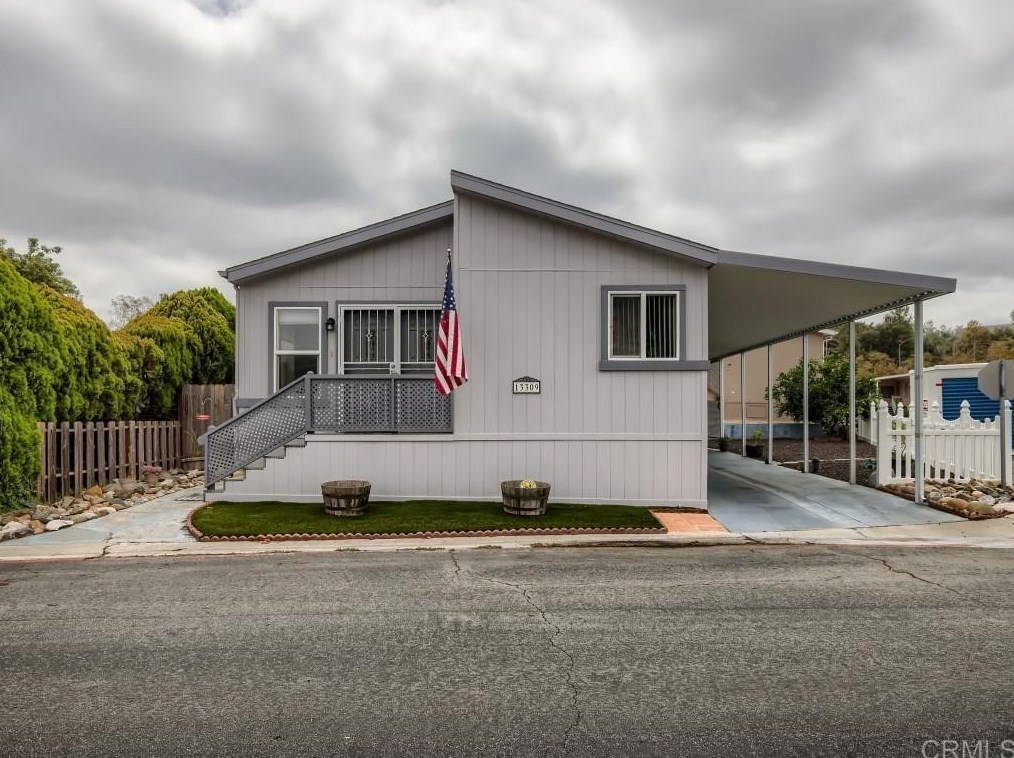 13309 Buena Vista St, Poway, CA 92064-5725