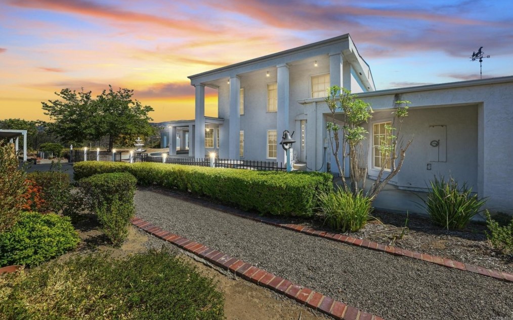 418 Sarno Pl, Escondido, CA 92026-8840