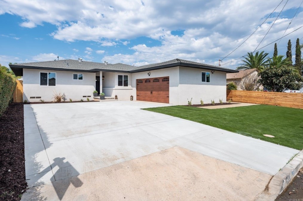 638 Beechwood St, Escondido, CA 92025-2202