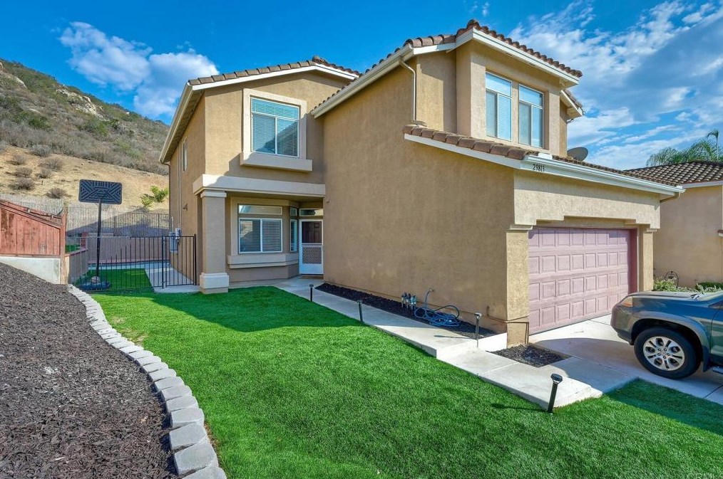 29813 Platanus Dr, Escondido, CA 92026