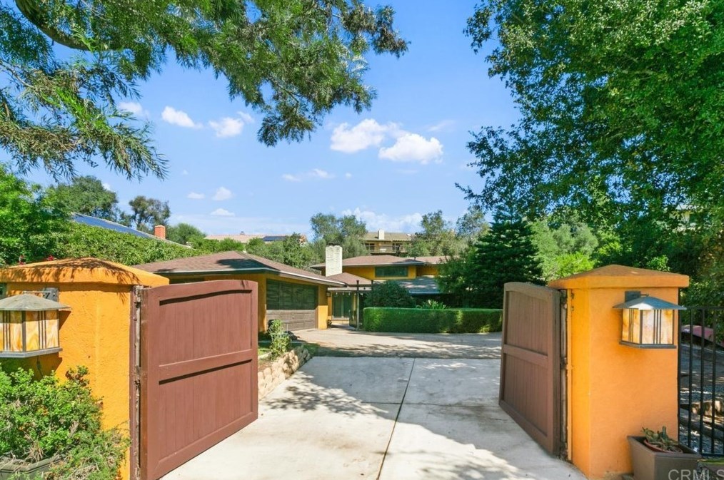 2816 Carlton Way, Fallbrook, CA 92028-9588
