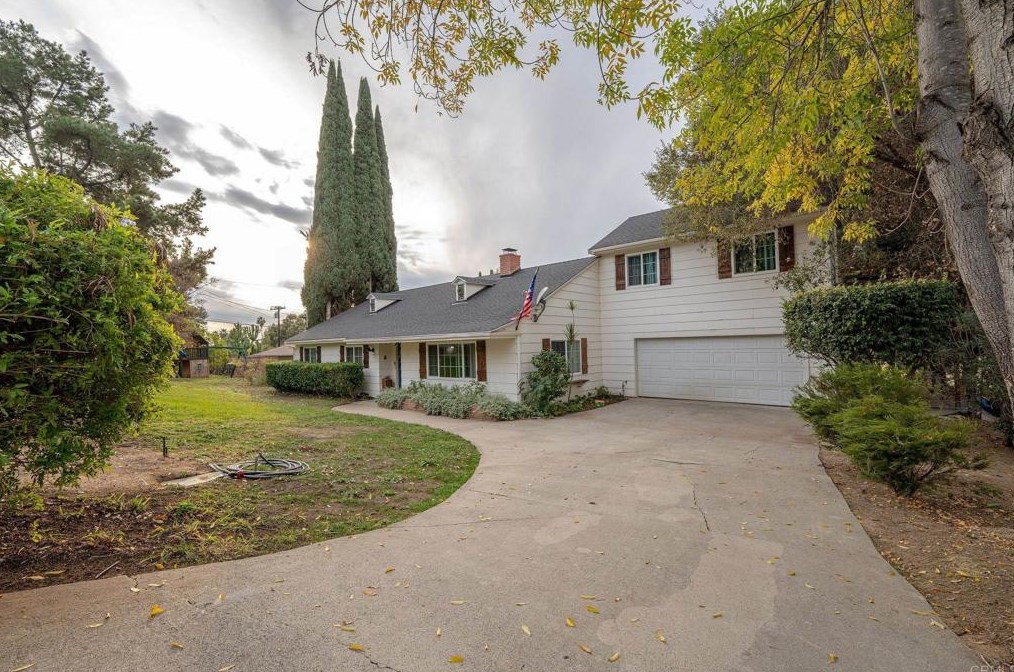 1750 Chapulin Ln, Fallbrook, CA 92028-4308