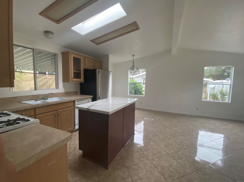 1638 Calavo Rd, Fallbrook CA  92028-4418 exterior