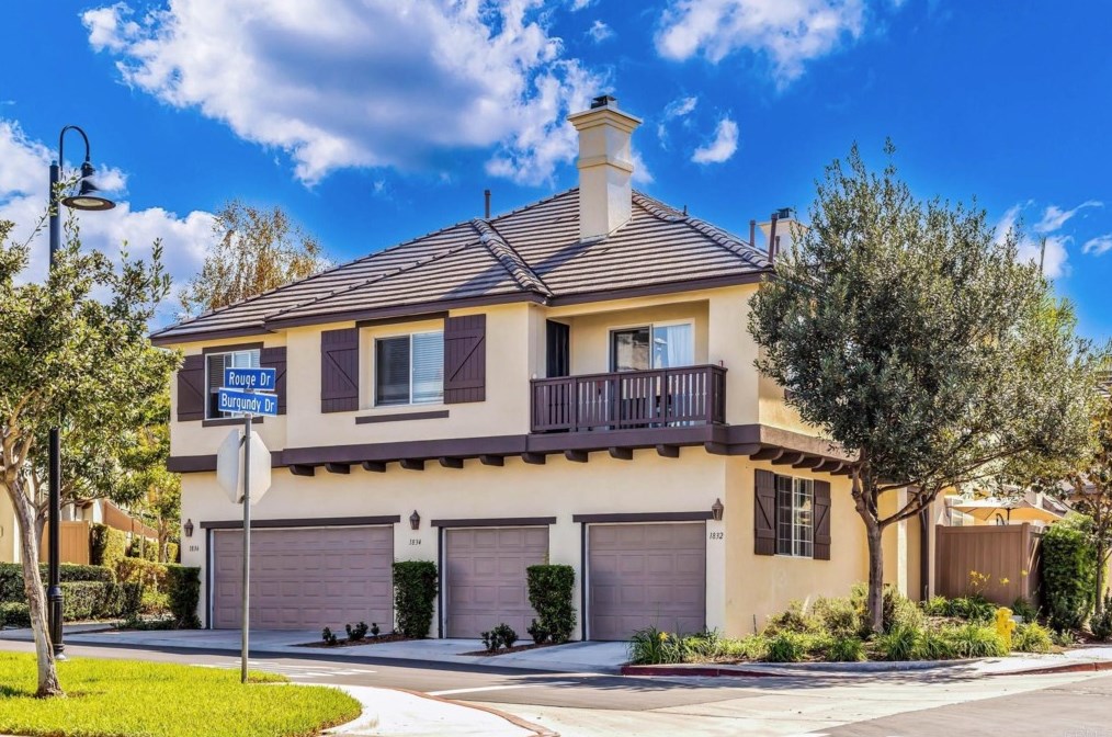 1834 Rouge Dr, Chula Vista CA  91913-3933 exterior