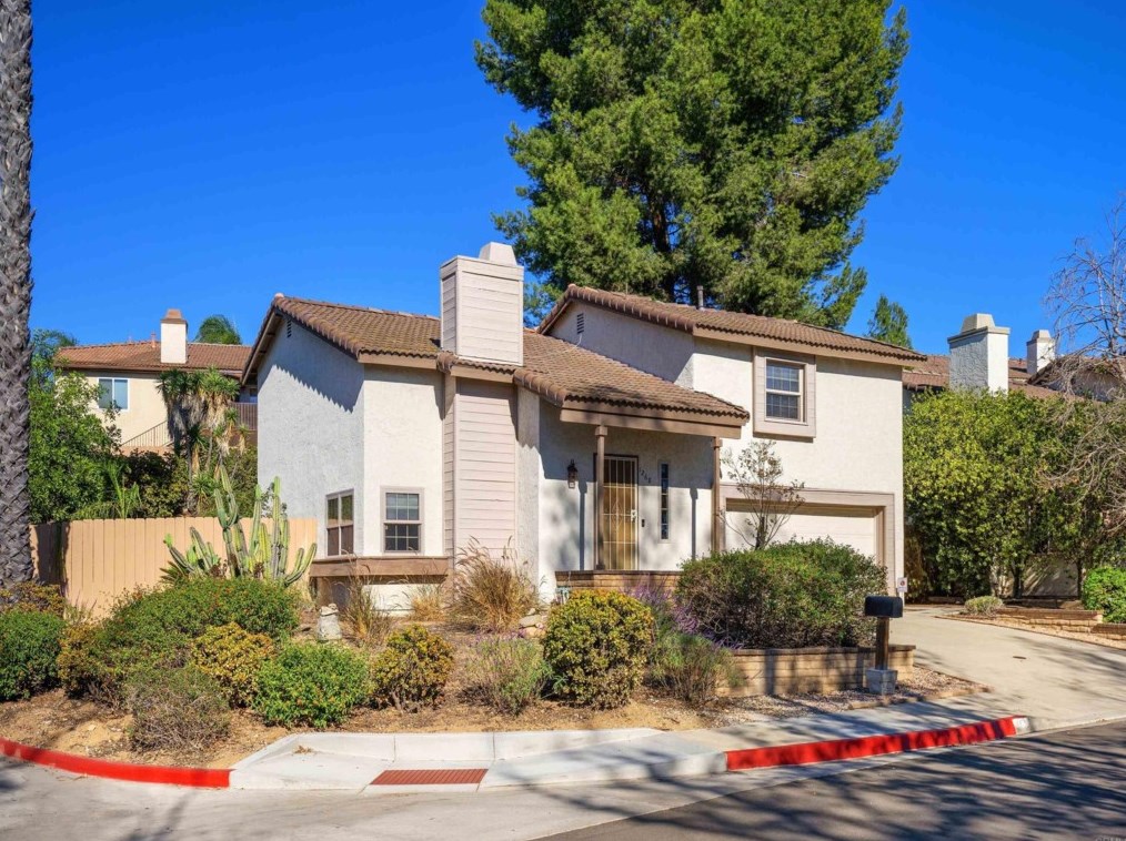 1268 Avocado Ave, Escondido CA  92026-2417 exterior