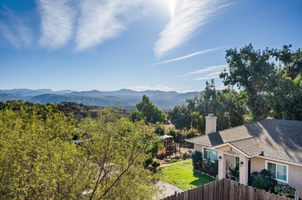 222 Sage Rd, El Cajon, CA 92021