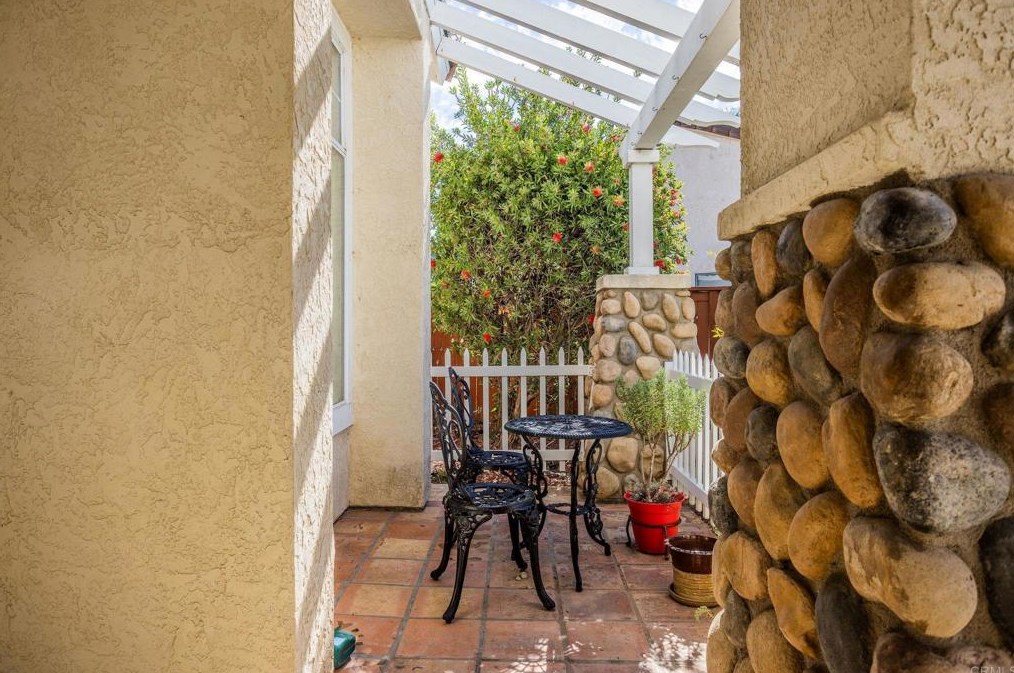 4895 Lake Shore Pl, Fallbrook CA  92028-7827 exterior