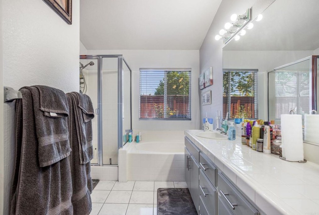 4895 Lake Shore Pl, Fallbrook CA  92028-7827 exterior