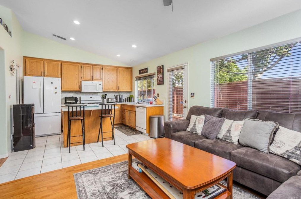 4895 Lake Shore Pl, Fallbrook CA  92028-7827 exterior