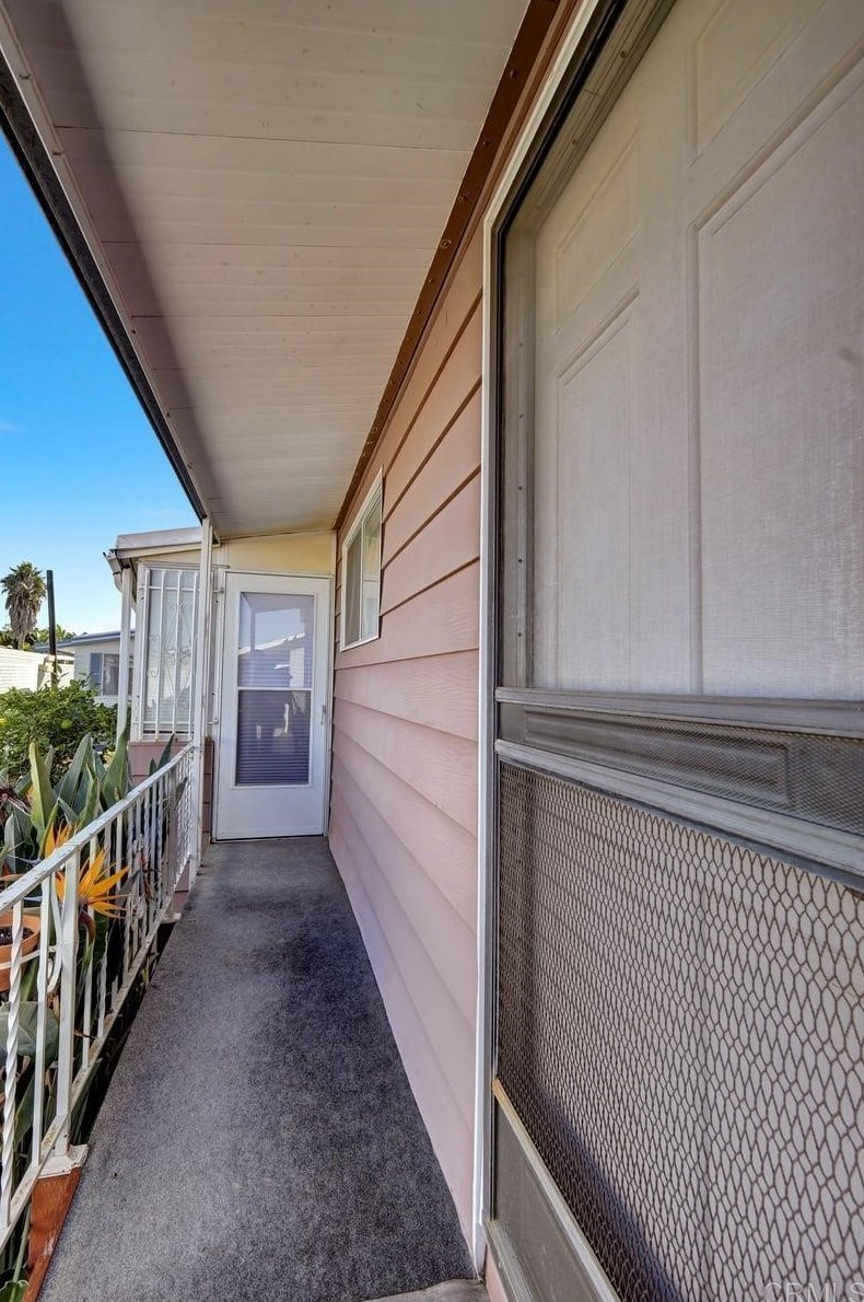 49 Hummingbird Ln, Oceanside, CA 92057