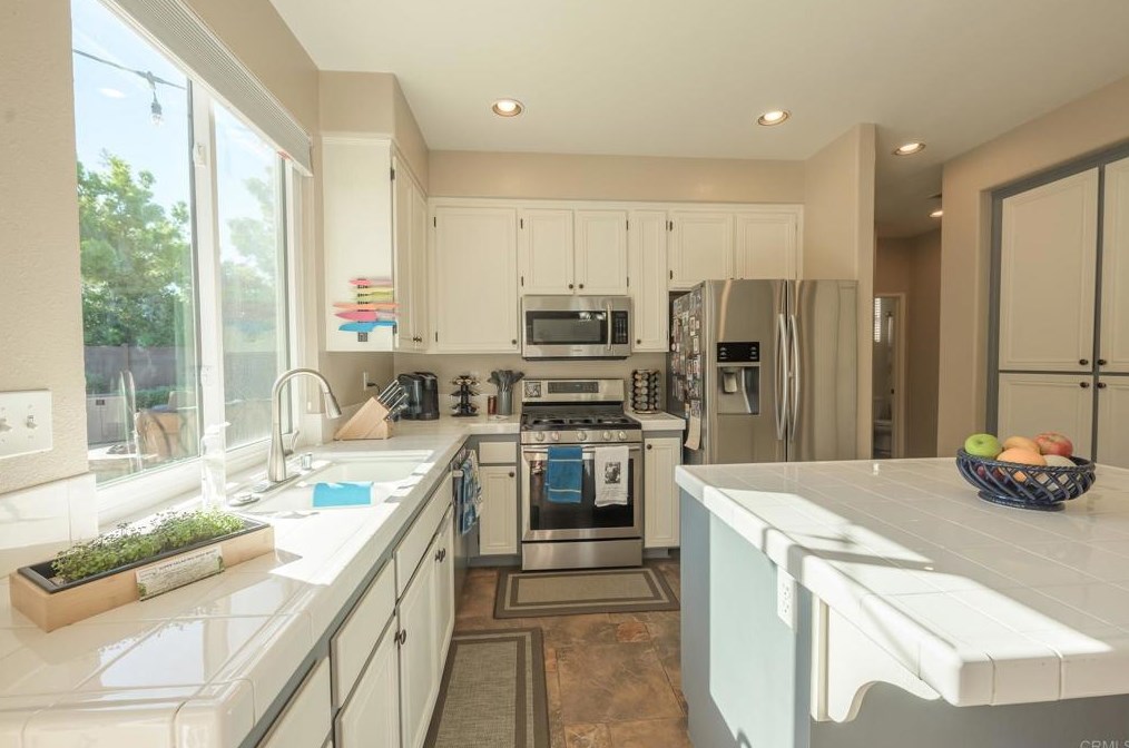 5139 Riverview Ct, Fallbrook, CA 92028-7848