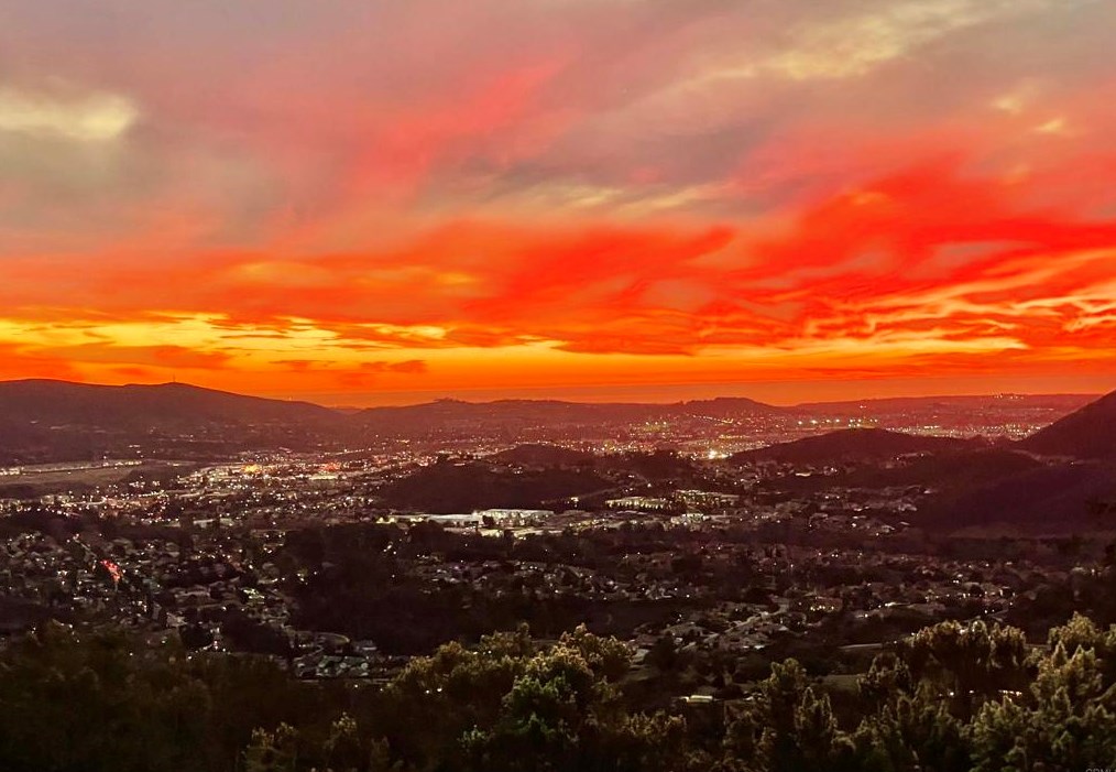 2056 Dawn View Gln, Escondido, CA 92026-5015