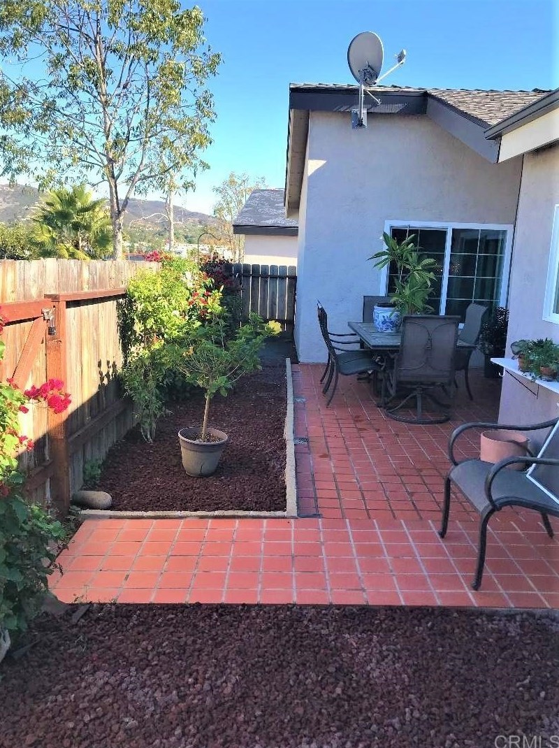 722 Nob Cir, Vista, CA 92084