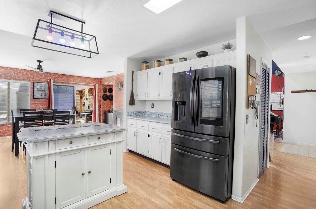 107 Silvercreek Dr, Santee CA  92071-6908 exterior