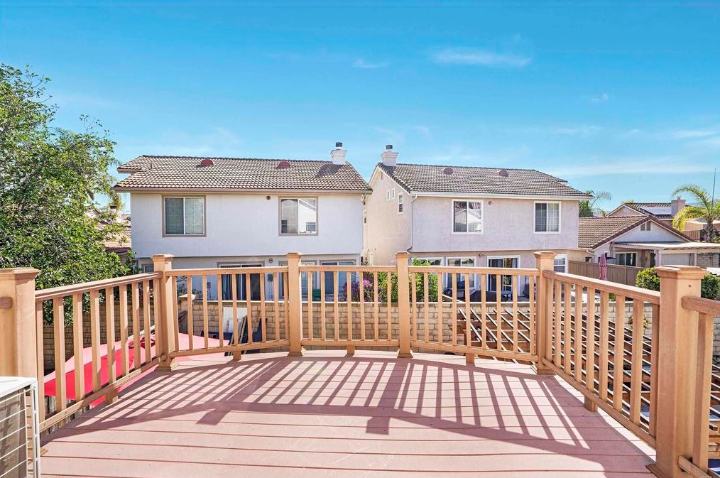 107 Silvercreek Dr, Santee CA  92071-6908 exterior