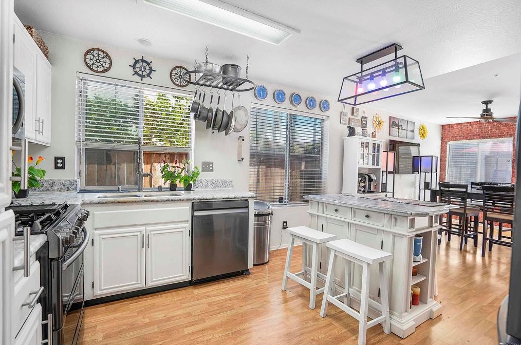 107 Silvercreek Dr, Santee CA  92071-6908 exterior