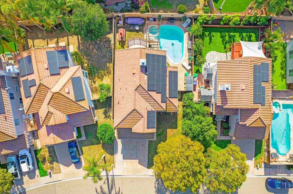 107 Silvercreek Dr, Santee CA  92071-6908 exterior