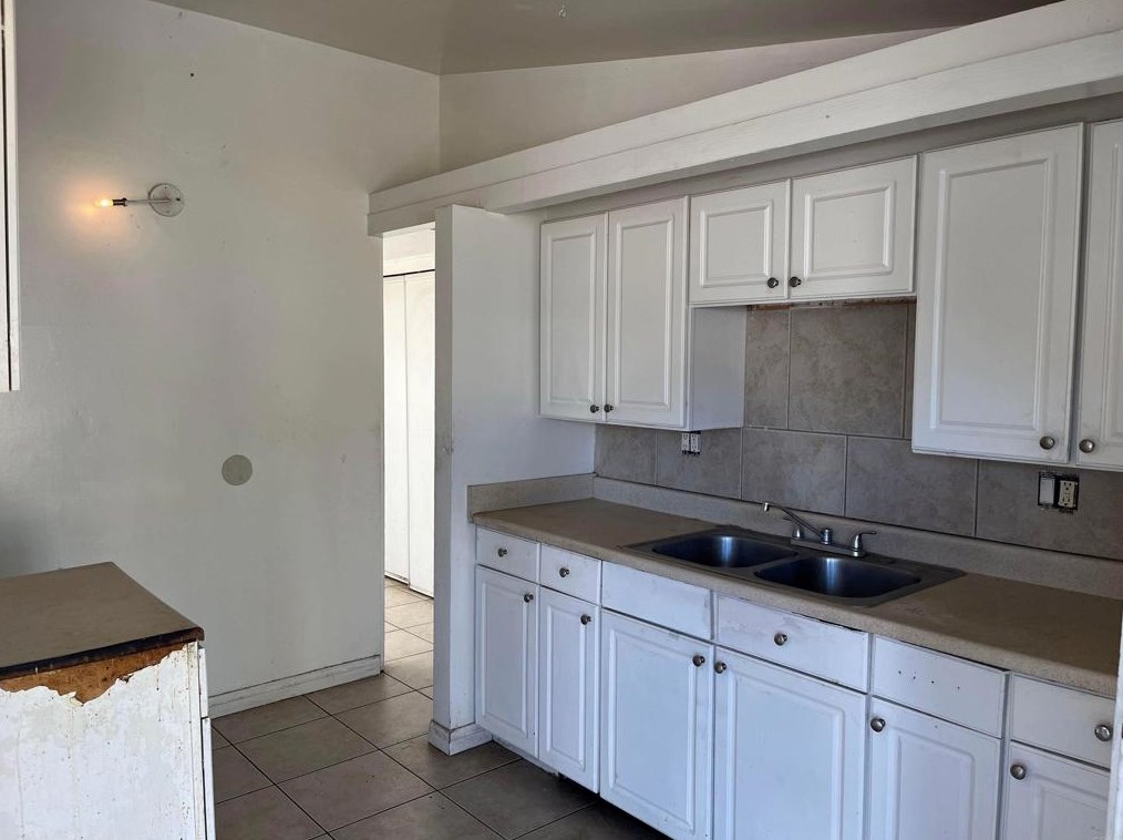 188 Santa Clara Dr, Vista, CA 92083