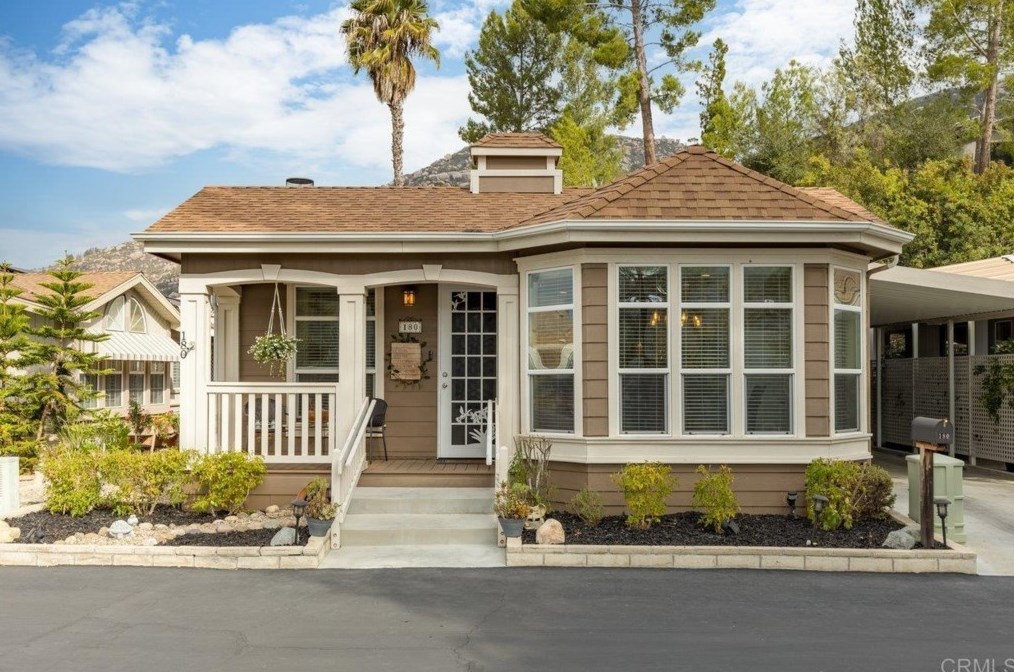 8975 Lawrence Welk Dr #180, Escondido, CA 92026