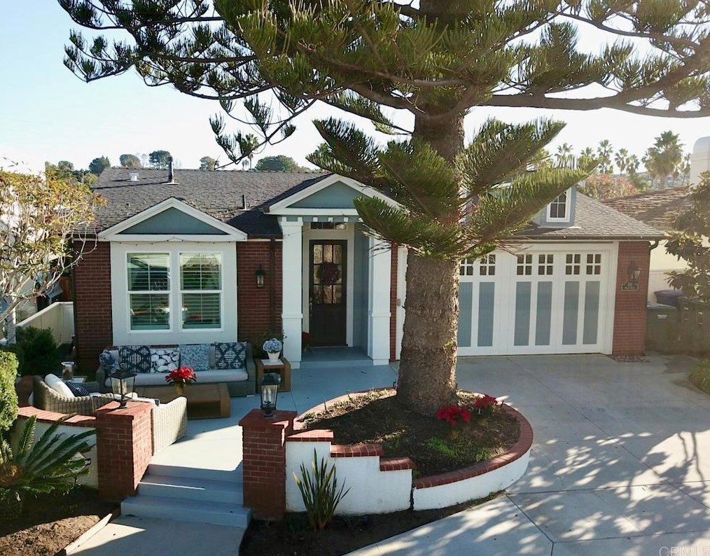 212 N Helix Ave, Solana Beach, CA 92075