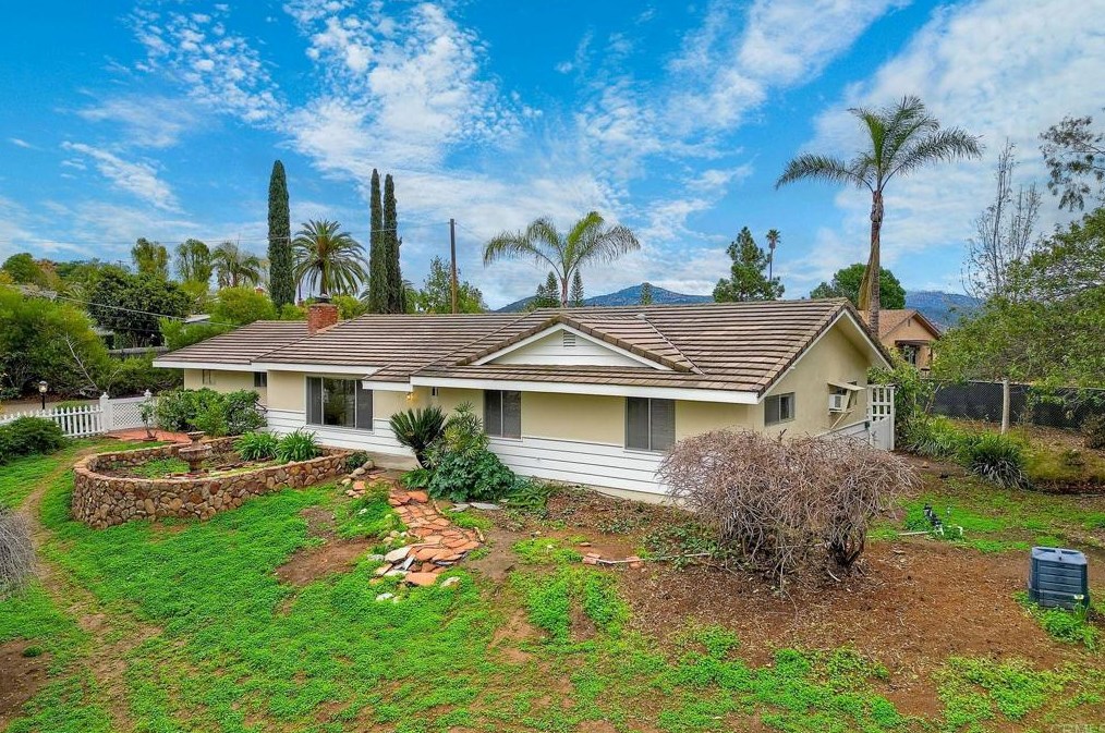 2601 Groton Pl, Escondido, CA 92025-7710