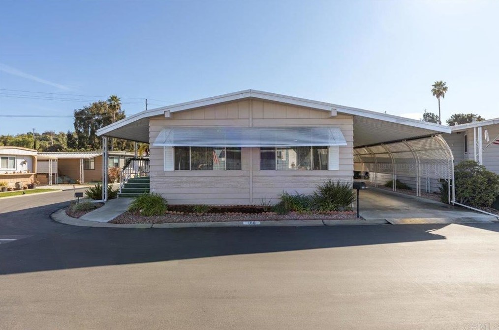 2130 Sunset Dr #100, Vista, CA 92081