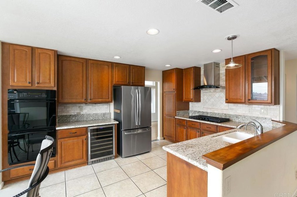 7072 Zubaron Ln, Carlsbad, CA 92009