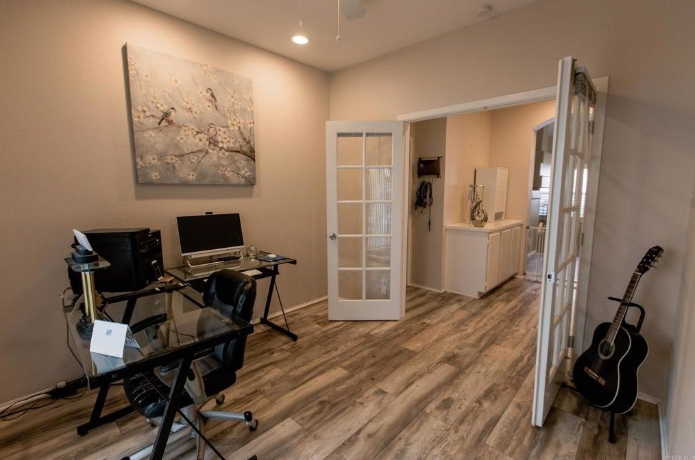 33180 Camino Piedra Rojo, Temecula CA  92592-1806 exterior