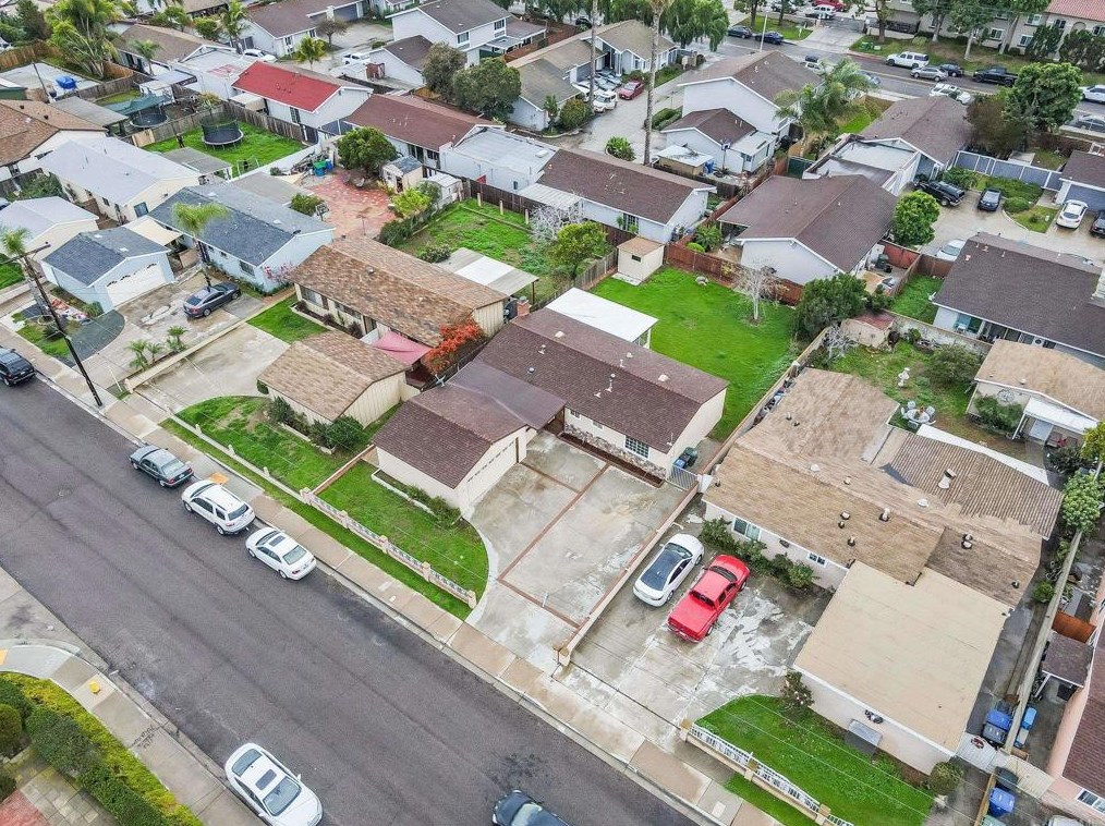 1310 Elm Ave, Chula Vista CA  91911-4402 exterior