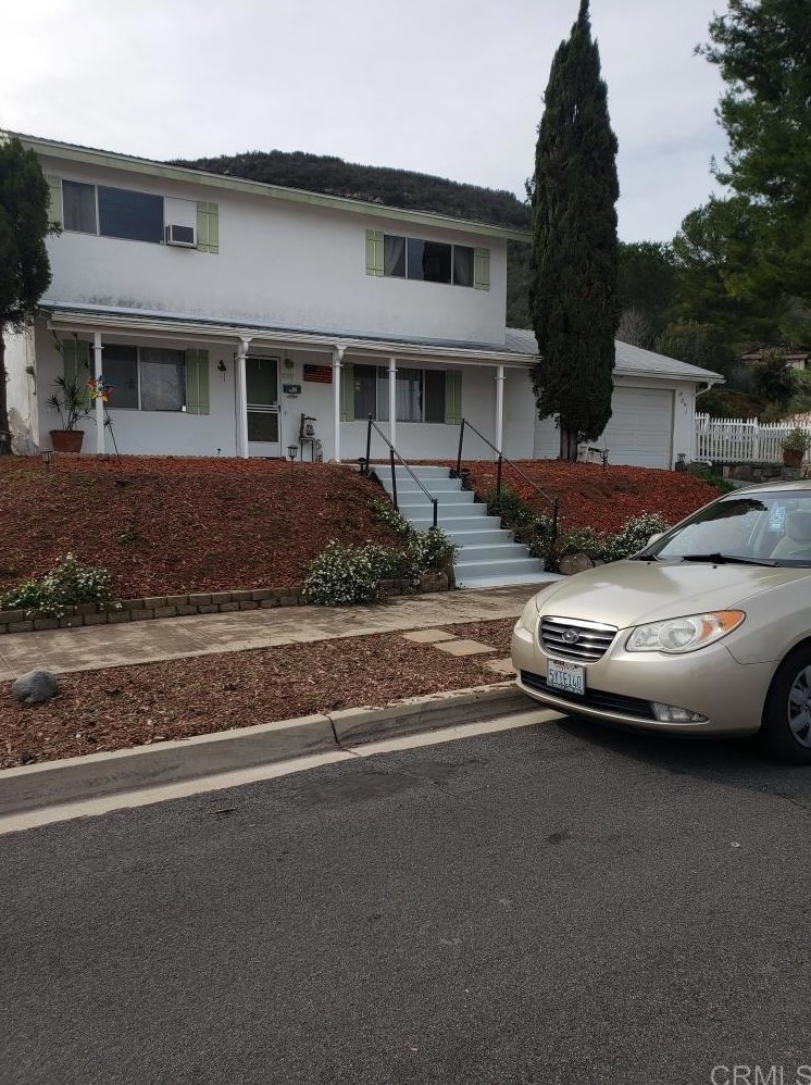 8001 Shantung Dr, Santee, CA 92071