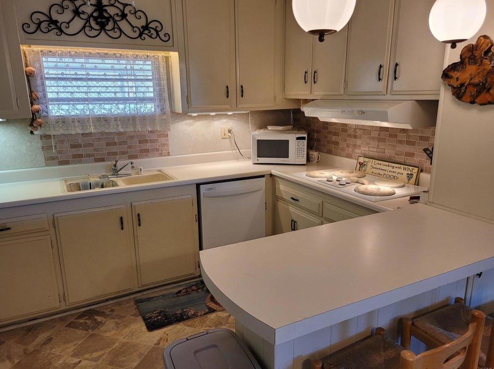 8975 Lawrence Welk #195, Escondido, CA 92026