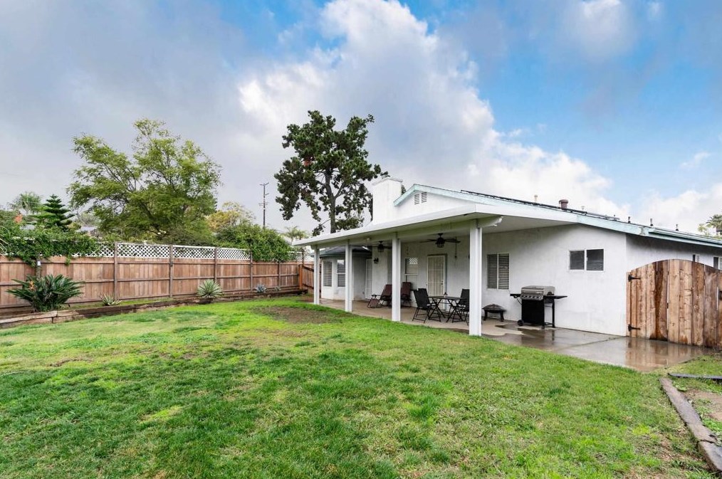 169 Shelby Ln, Fallbrook CA  92028-2722 exterior