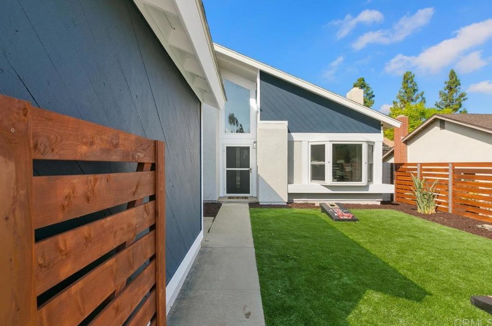 17868 Valladares Dr, San Diego, CA 92127