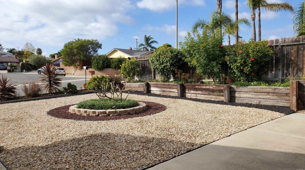 949 Ruby Dr, Vista, CA 92083