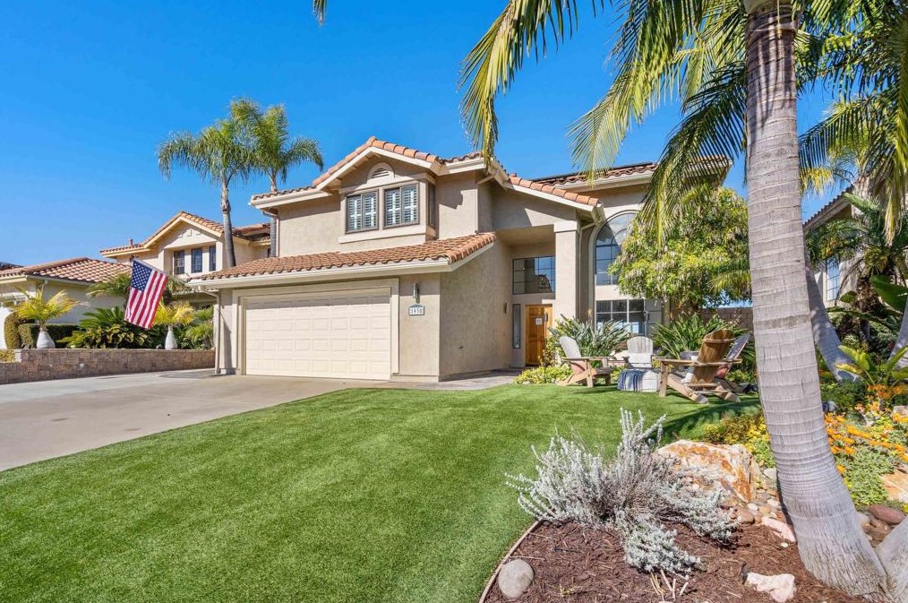 1938 White Birch Dr, Vista, CA 92081