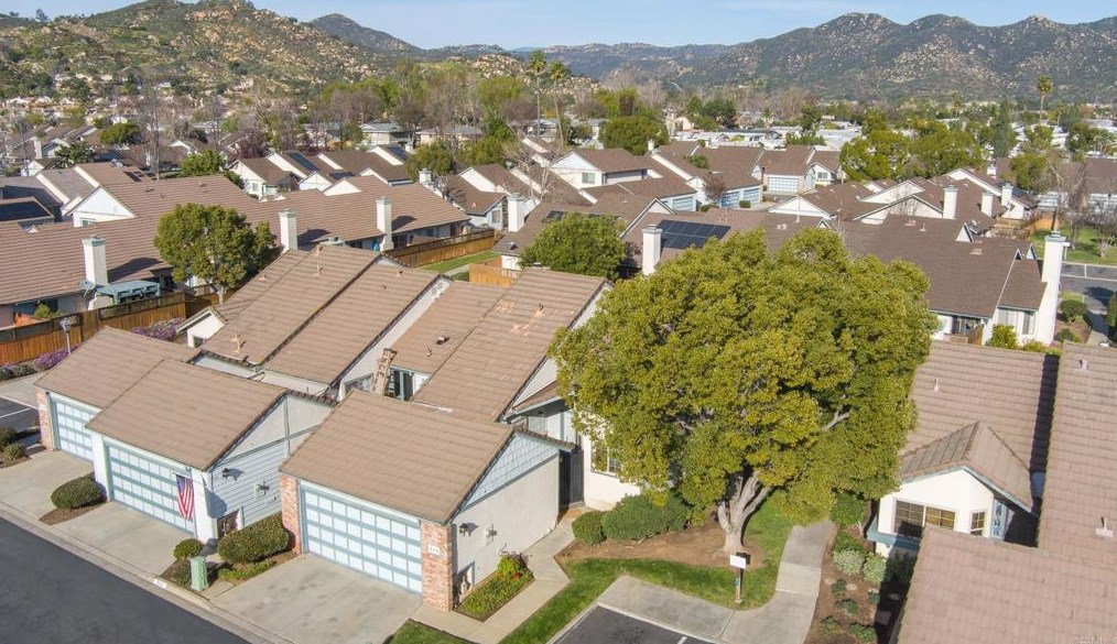 464 Nantucket Gln, Escondido, CA 92027-2761