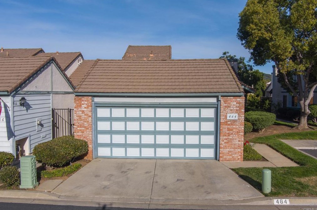 464 Nantucket Gln, Escondido CA  92027-2761 exterior