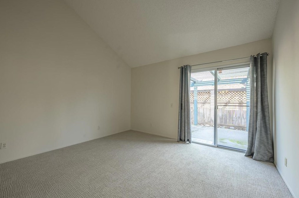 464 Nantucket Gln, Escondido CA  92027-2761 exterior