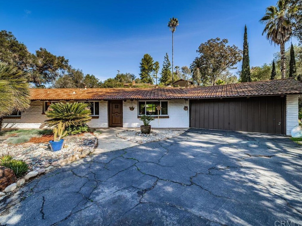 2927 Ross Ln, Escondido, CA 92025-7314