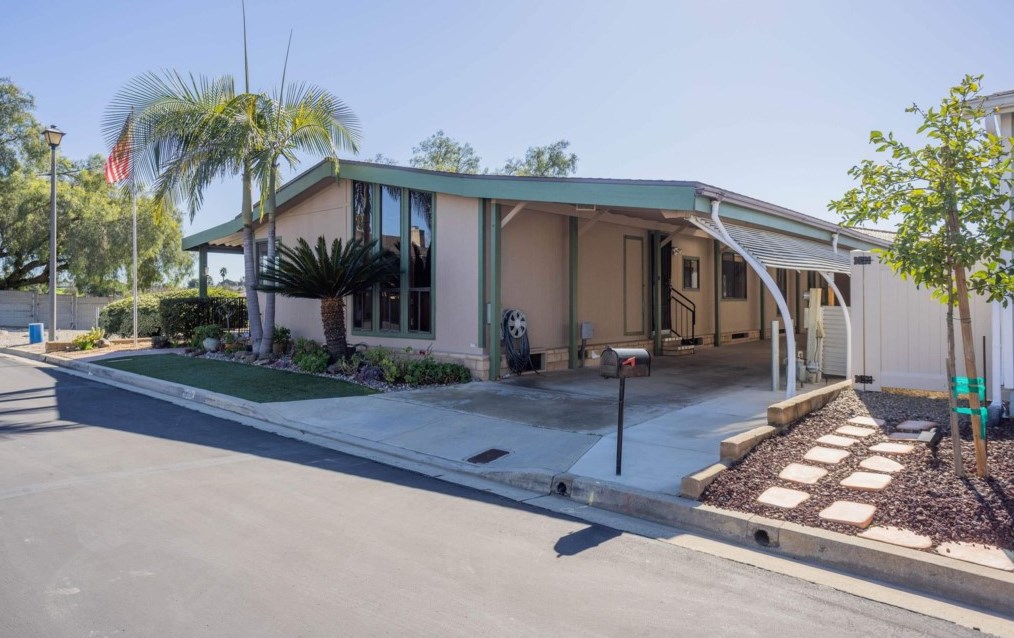 1611 Toyon Gln, Escondido, CA 92026-1844