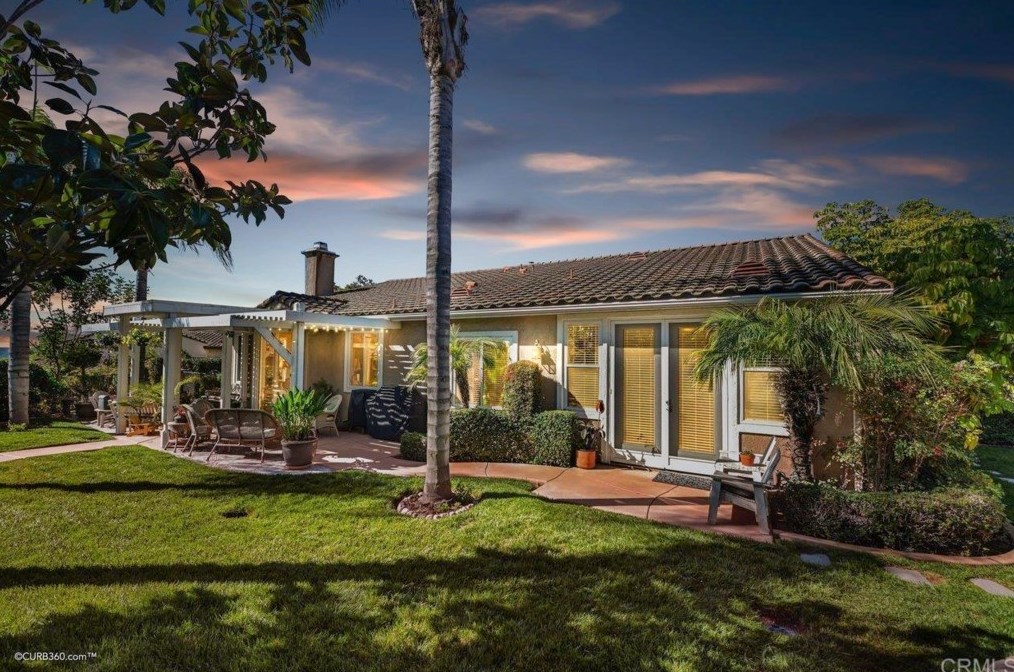 1652 Daybreak Pl, Escondido, CA 92027-1023