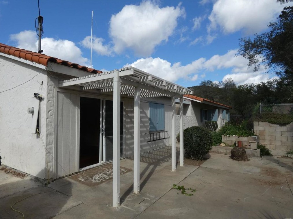 19515 Japatul Rd, Alpine, CA 91901