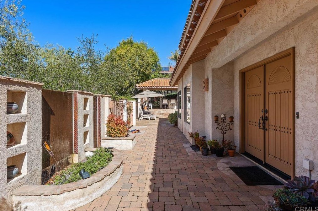 1838 Via Rancho Pkwy, Escondido, CA 92029-6504