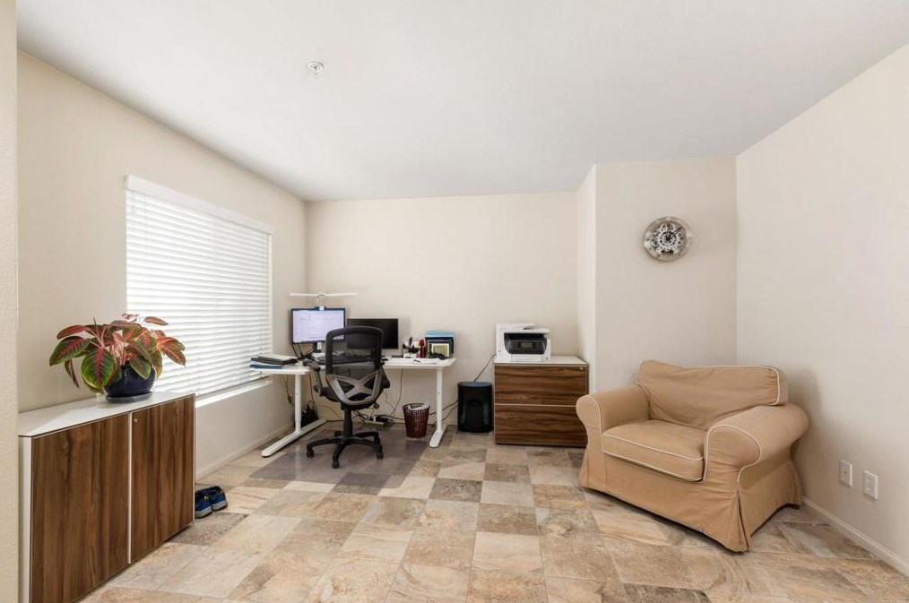 1886 Caminito Treviana, Chula Vista CA  91913-3924 exterior