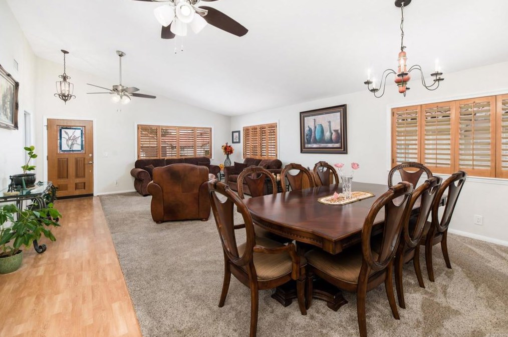 1039 Ridge Heights Dr, Fallbrook CA  92028-3672 exterior