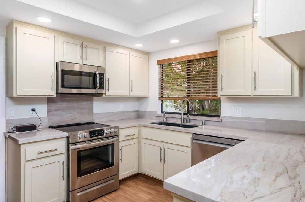 1039 Ridge Heights Dr, Fallbrook CA  92028-3672 exterior