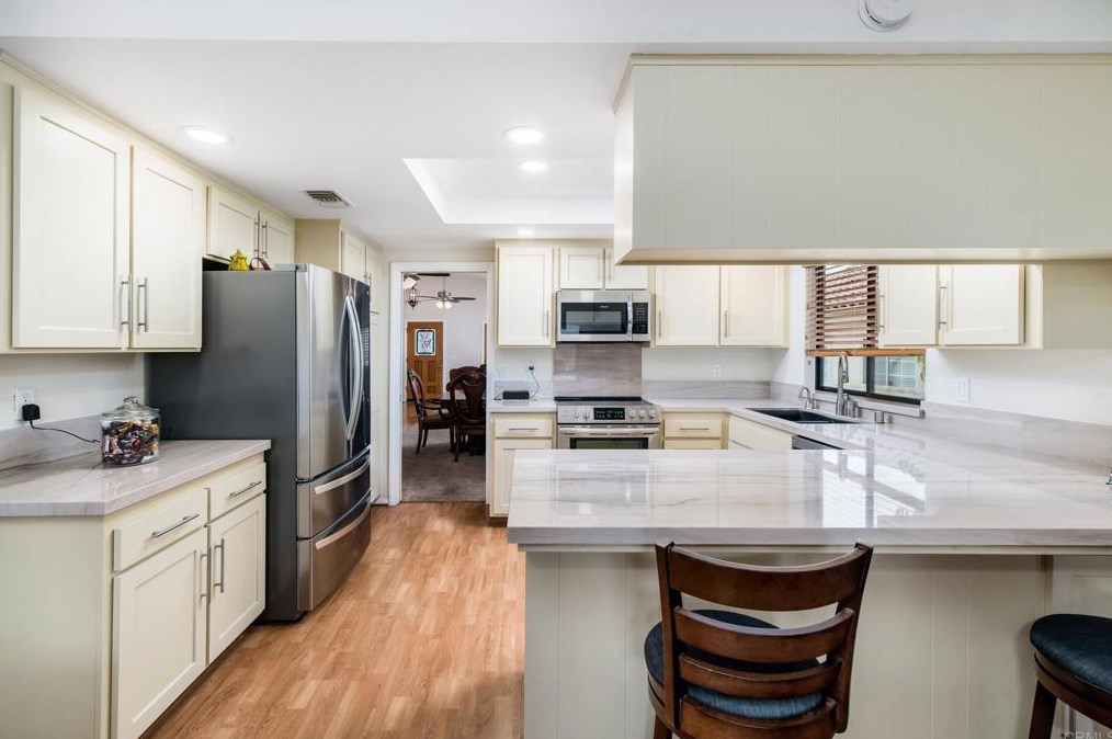 1039 Ridge Heights Dr, Fallbrook CA  92028-3672 exterior