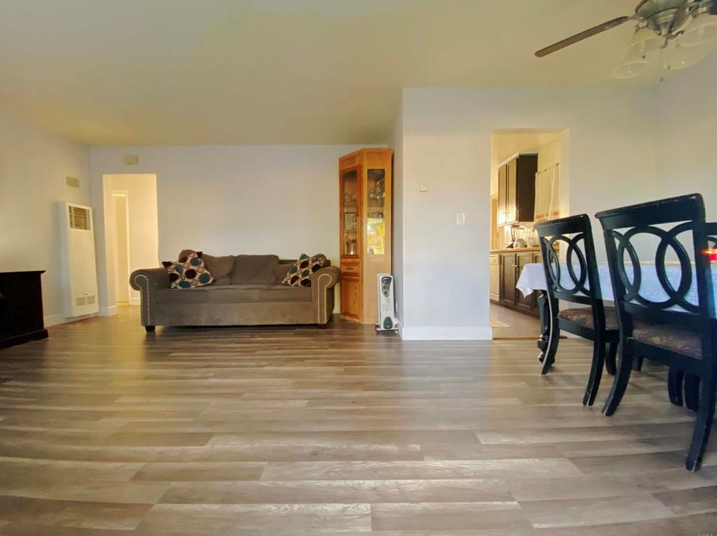 943 N Midway Dr, Escondido, CA 92027