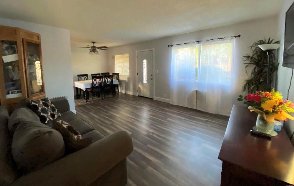 943 Midway Dr, Escondido CA  92027-1744 exterior