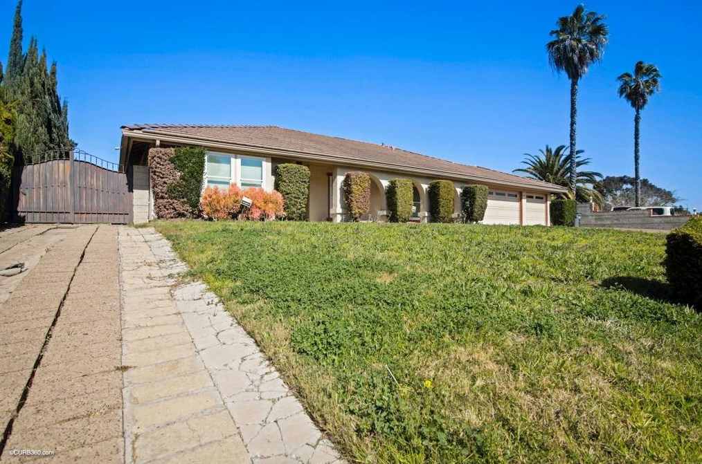 5427 Robinwood Rd, Bonita, CA 91902-2149